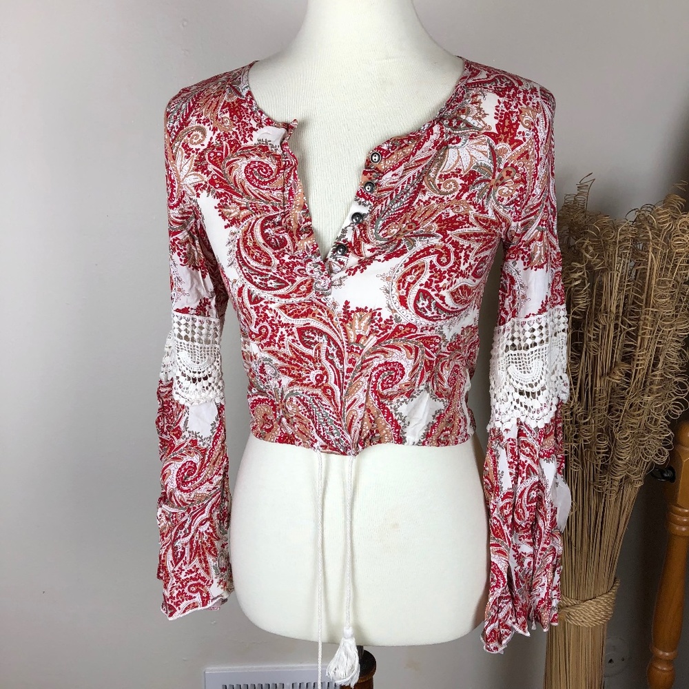 KENDALL & KYLIE Bell Sleeve Crop Top Boho Paisley Red Cream XS